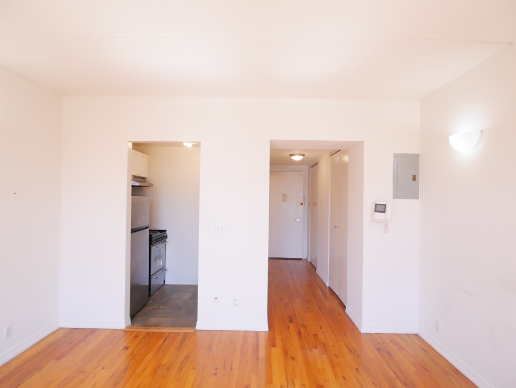 94 East 4th Street - Photo 3