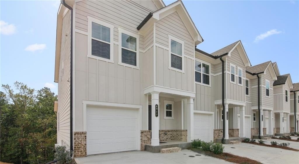 10 Bridgestone Avenue - Photo 0