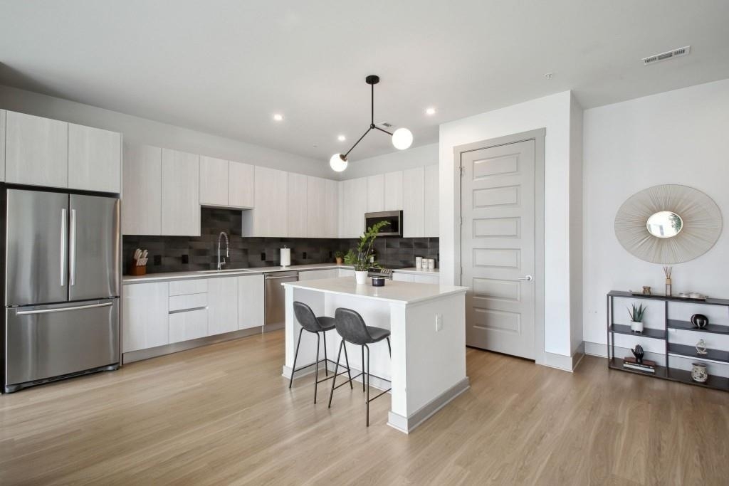 1050 Howell Mill Road - Photo 2