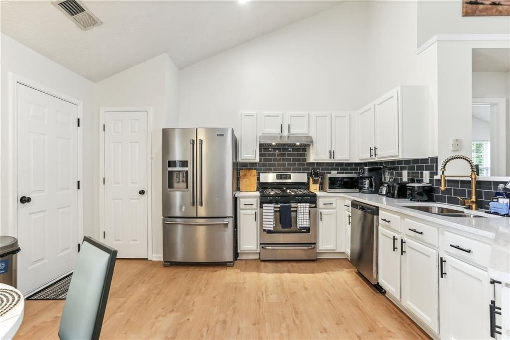 859 Springchase Drive - Photo 9