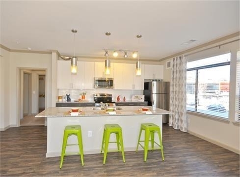 641 North Avenue Ne - Photo 1