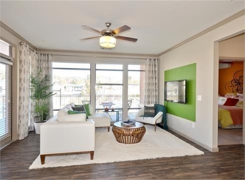 641 North Avenue Ne - Photo 3