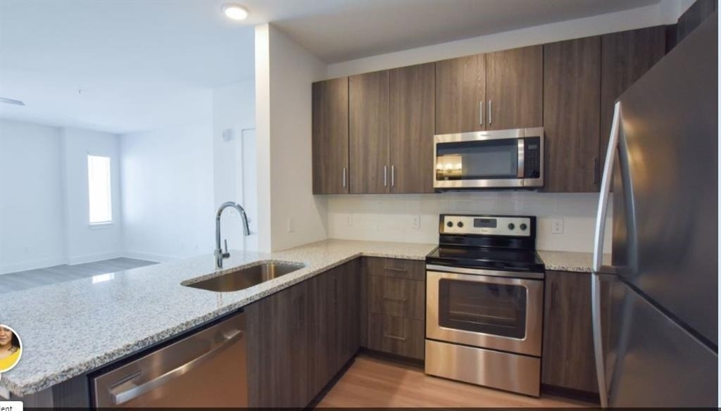 1099 Boulevard Se - Photo 2