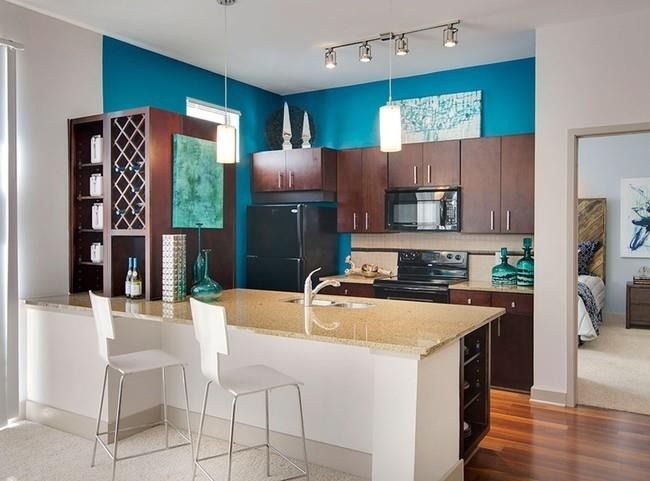 525 Glen Iris Drive - Photo 3