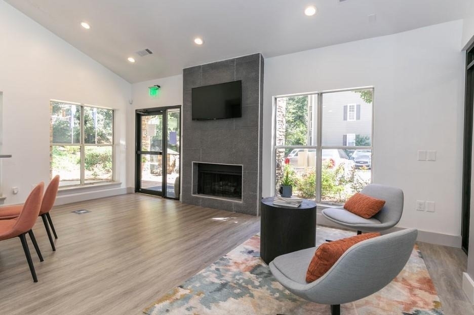300 Deering Road - Photo 5