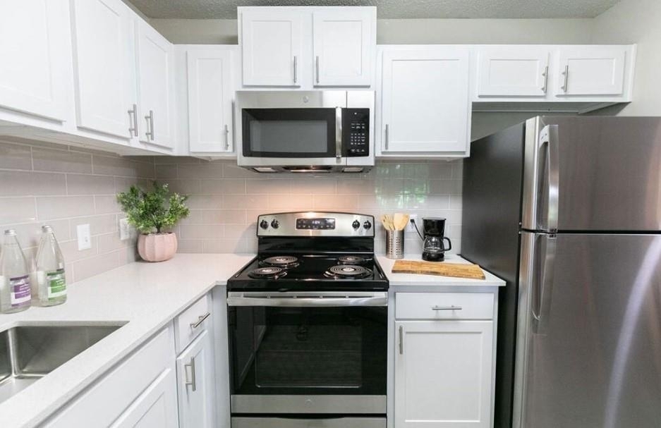300 Deering Road - Photo 0