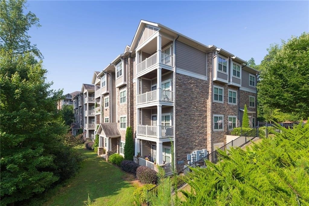 11000 Lakefield Drive - Photo 16