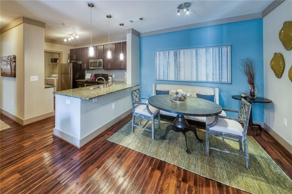 11000 Lakefield Drive - Photo 2