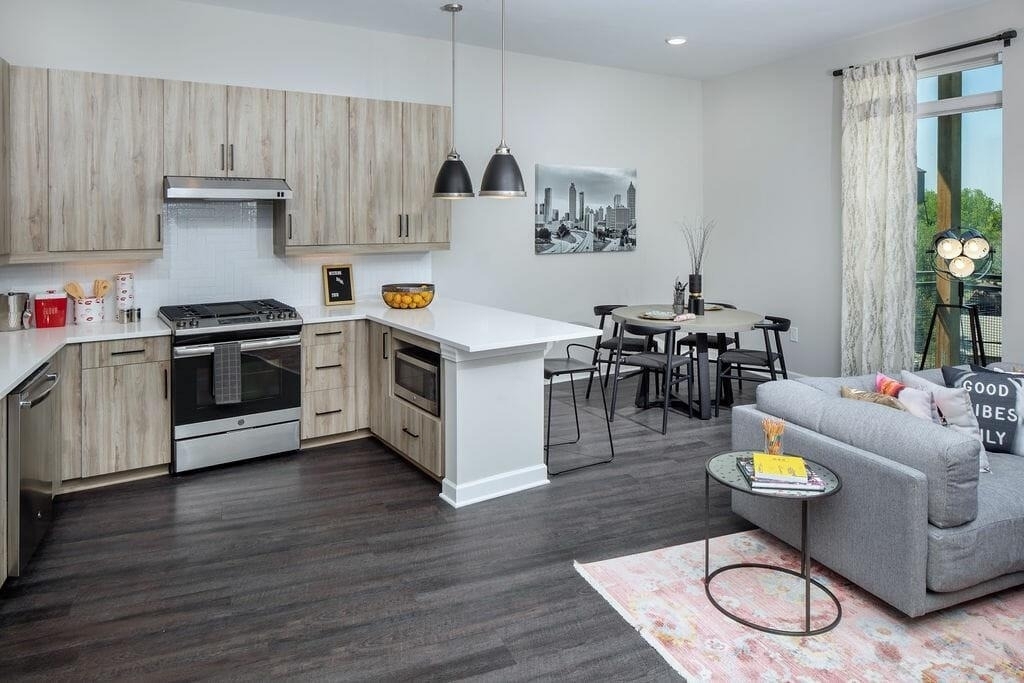 1084 Howell Mill Road Nw - Photo 1