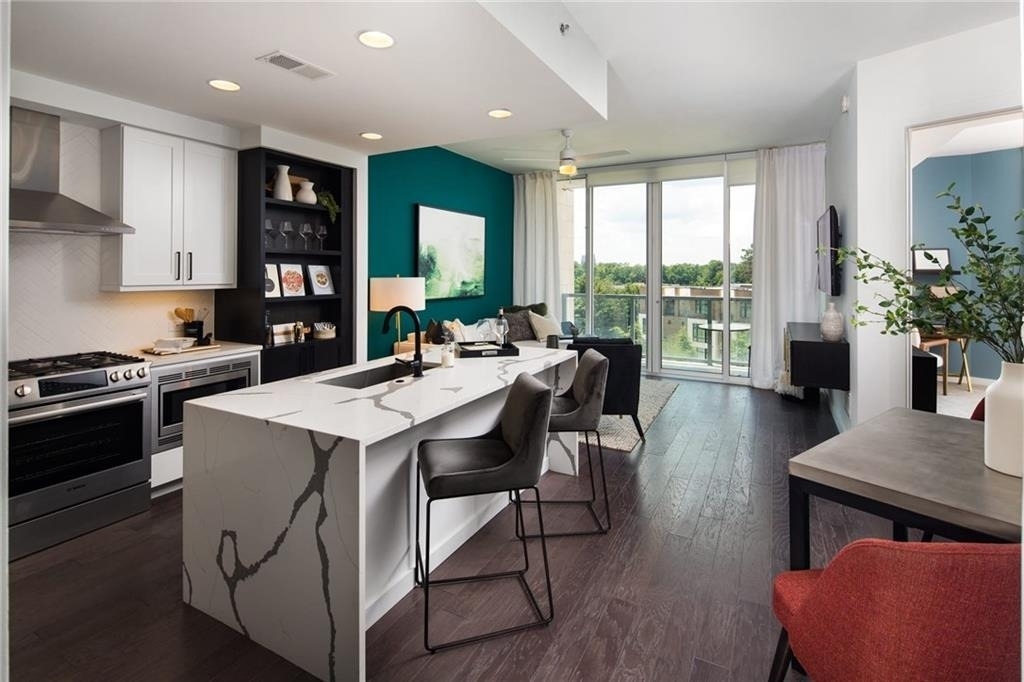 1000 Park Avenue Ne - Photo 1