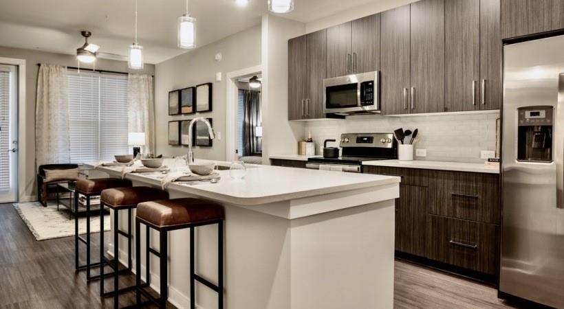800 Galleria Parkway - Photo 0