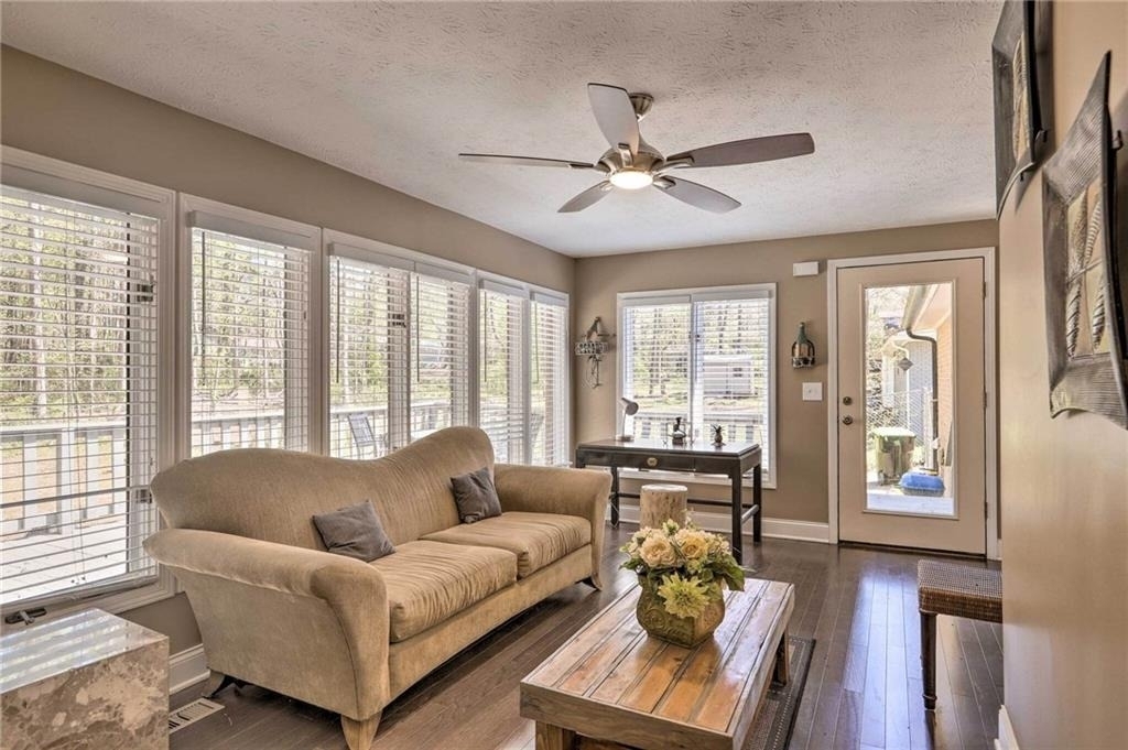 6207 Moss Drive - Photo 1