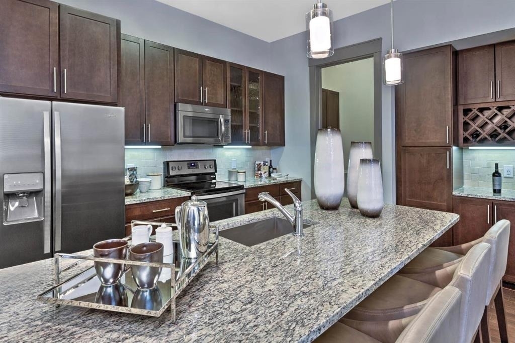 4600 Roswell Road - Photo 1