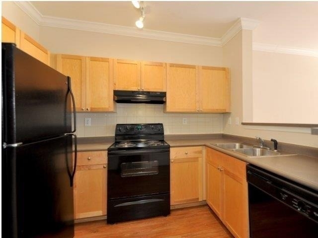 2676 Milscott Drive - Photo 3