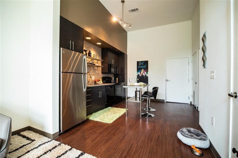 301 Memorial Drive Se - Photo 4