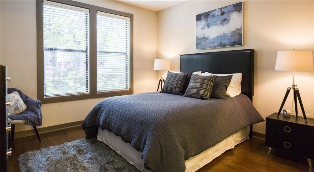 880 Glenwood Avenue - Photo 2