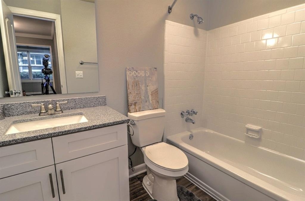 3200 Post Woods Drive - Photo 7