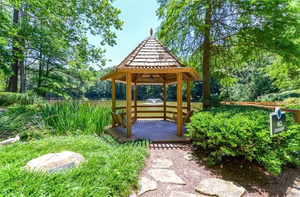 3200 Post Woods Drive - Photo 14