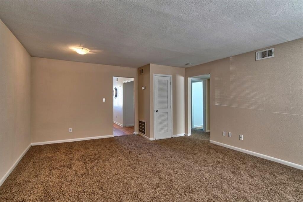 300 Hurt Road - Photo 2