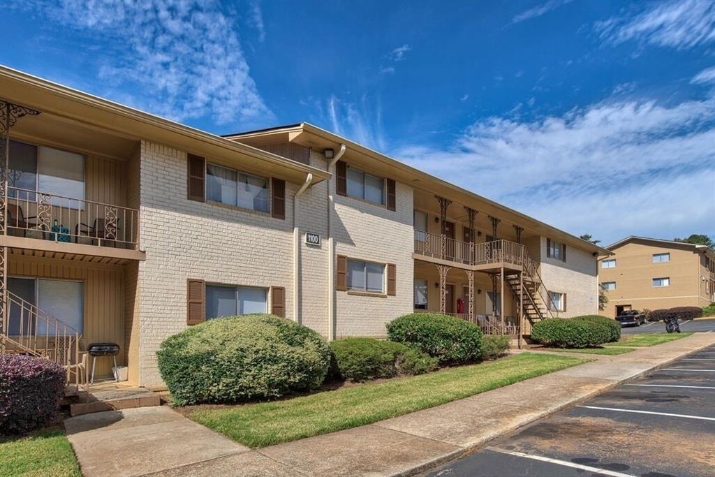 300 Hurt Road - Photo 6