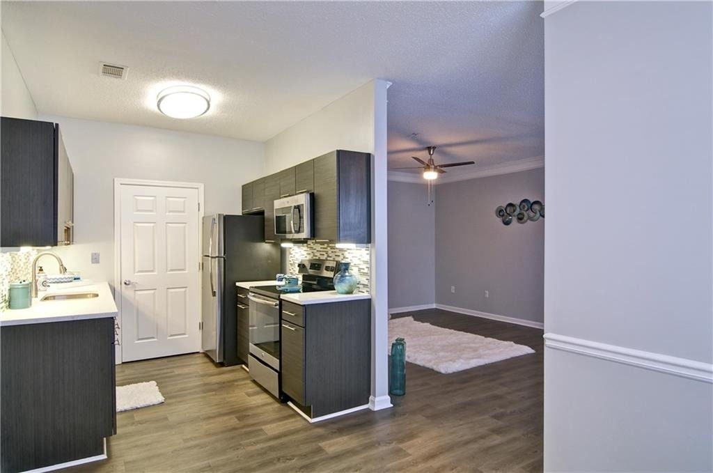 1100 Park Creek Court - Photo 2