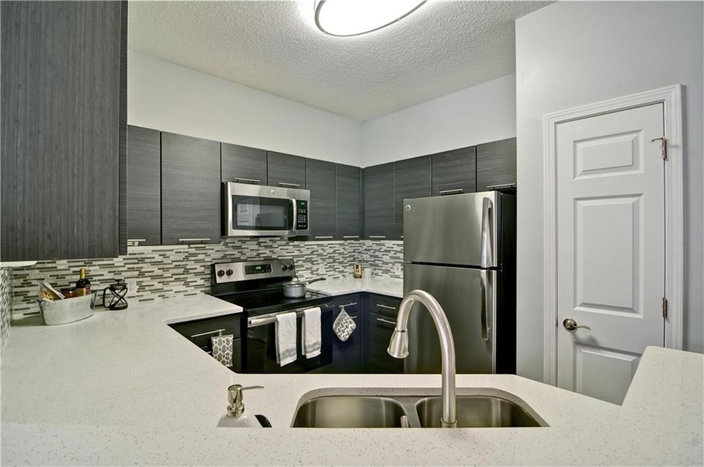1100 Park Creek Court - Photo 0