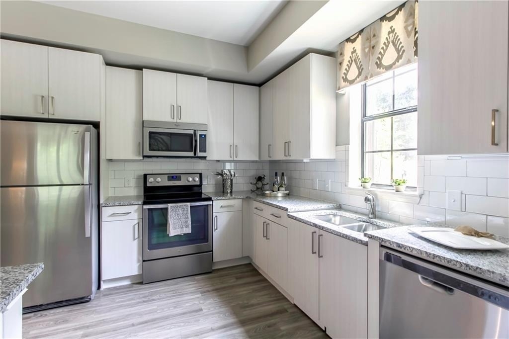 4011 Roswell Road - Photo 3