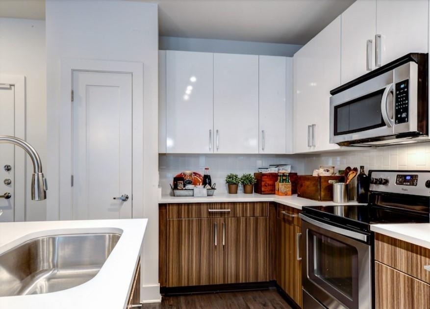 1220 Mecaslin Street Nw - Photo 0