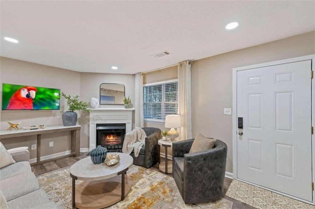 122 Bentley Parkway - Photo 1