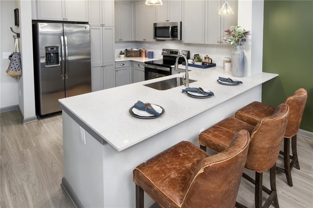 6919 Peachtree Dunwoody Road - Photo 4