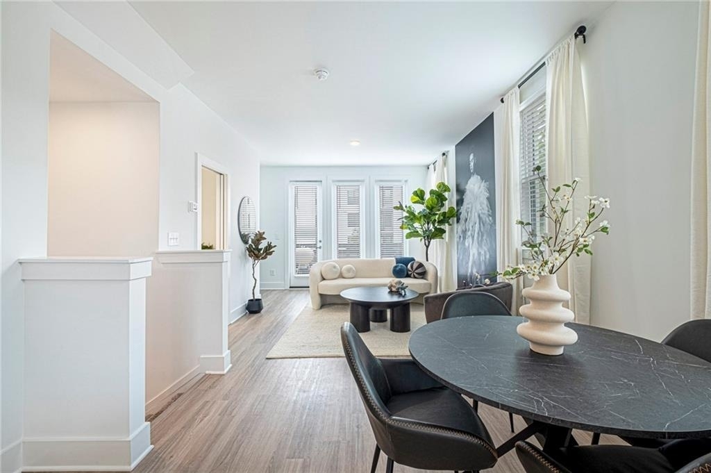 72 Milton Avenue Se - Photo 2