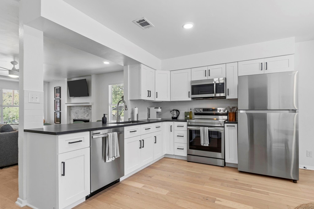 2101 Kirksey Dr - Photo 8