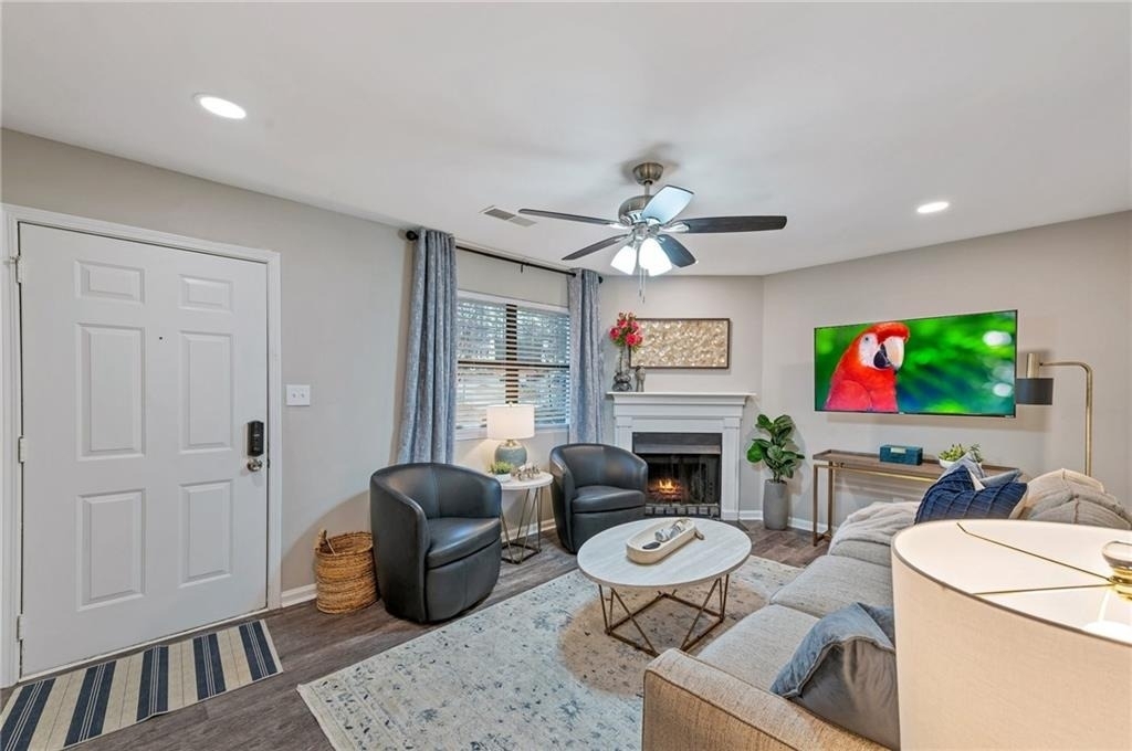 109 Bentley Parkway - Photo 2
