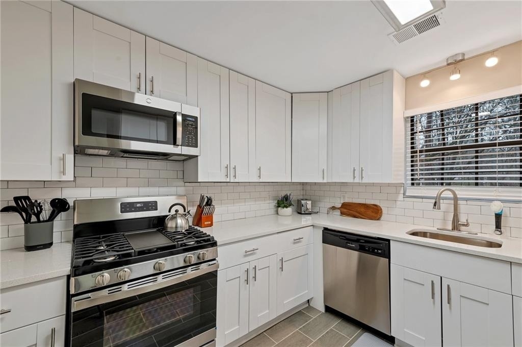 109 Bentley Parkway - Photo 3