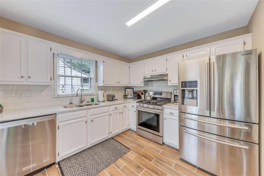 56 Brentwood Drive - Photo 4