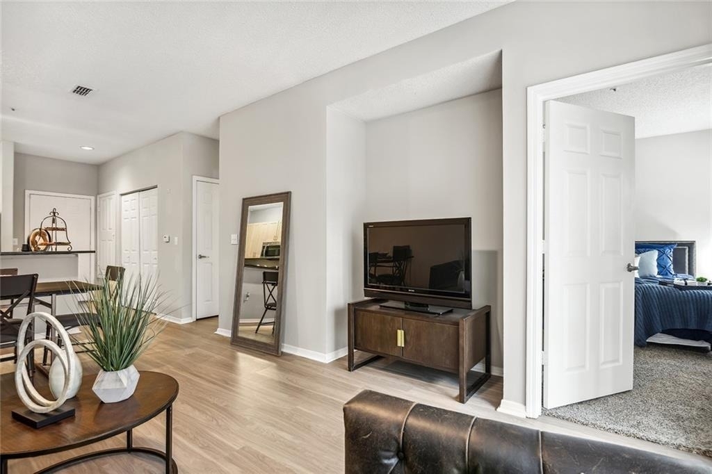 2103 Asbury Square - Photo 5