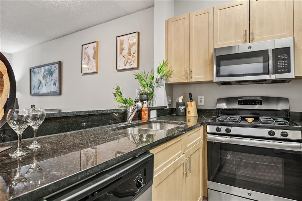2103 Asbury Square - Photo 3
