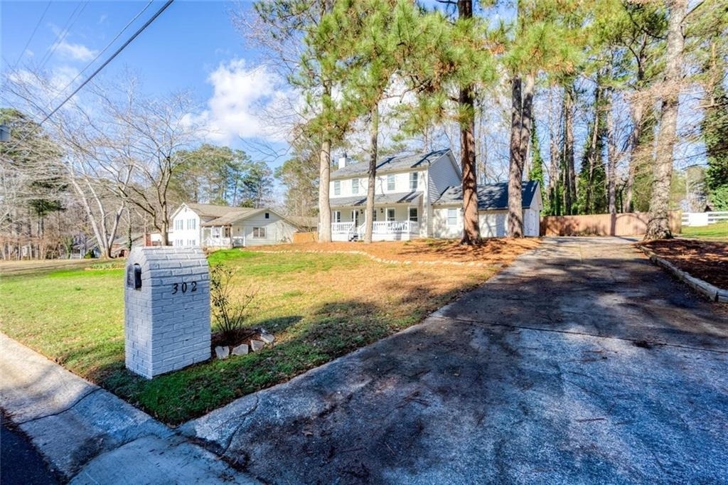 302 Independence Way - Photo 0