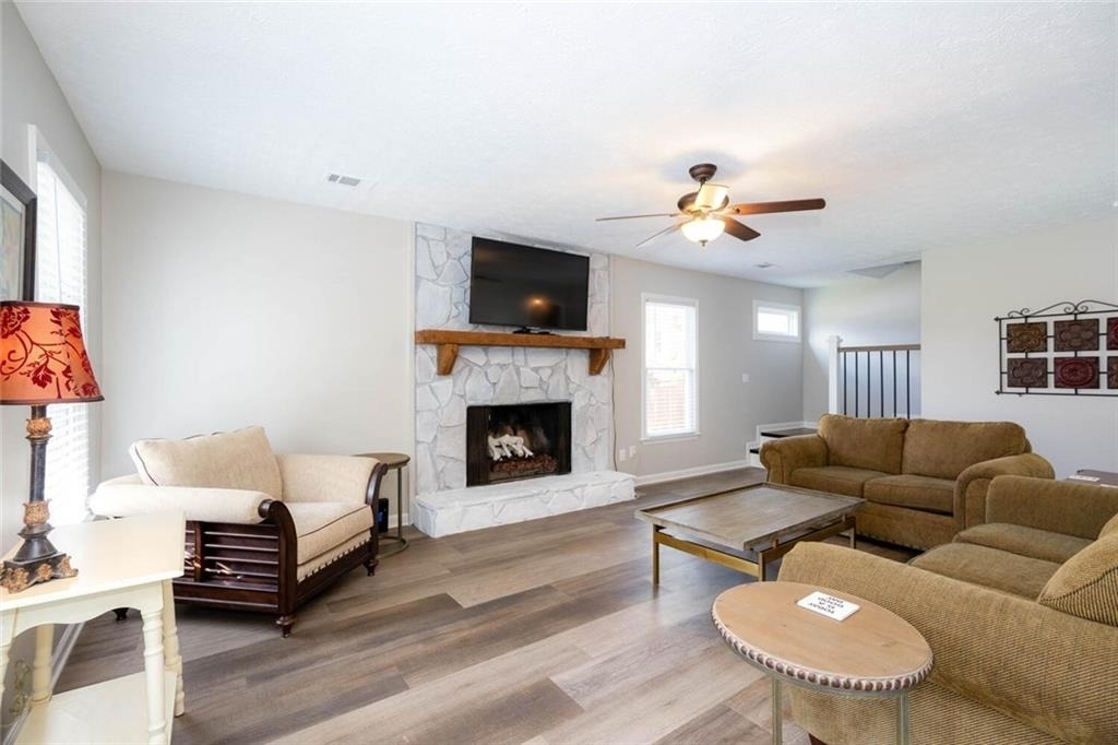 302 Independence Way - Photo 11