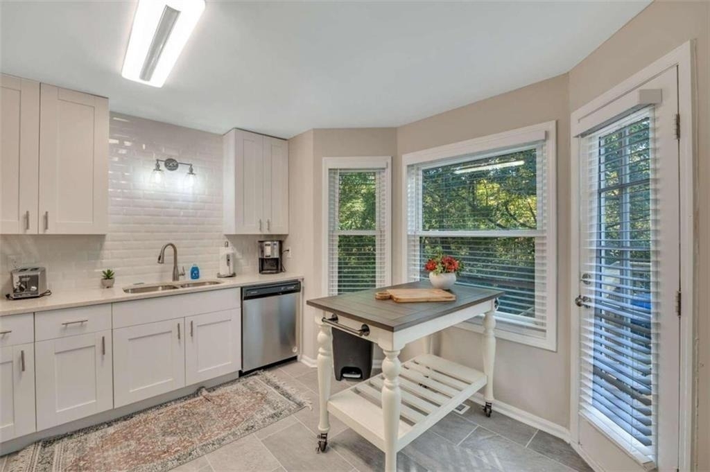 165 Bentley Parkway - Photo 10