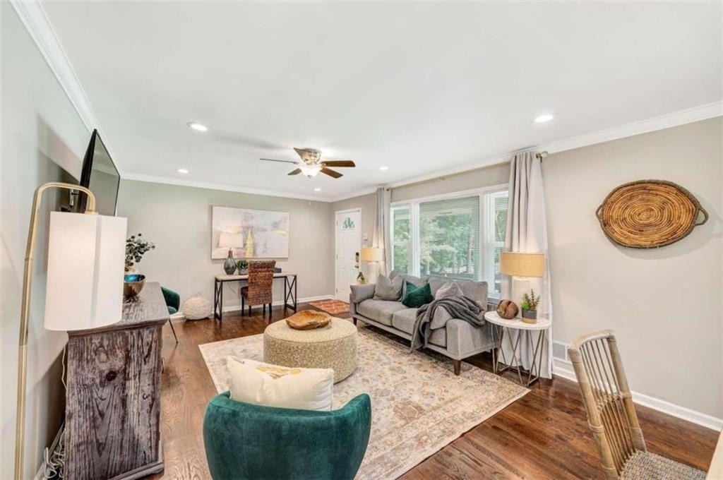 1376 Sandtown Road Sw - Photo 4