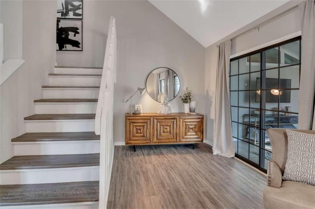 1200 Falling Water Drive Se - Photo 2