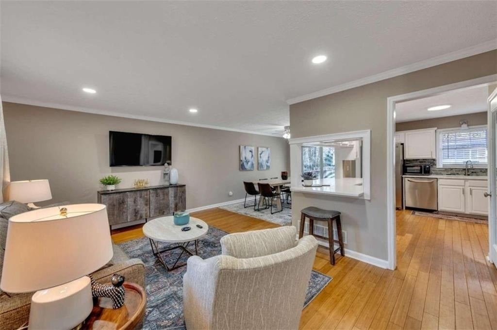 5005 Maryland Drive - Photo 2