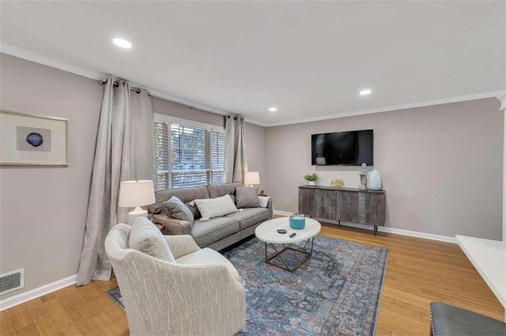 5005 Maryland Drive - Photo 1