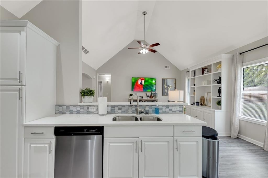 4669 Emerald Willow Drive - Photo 7