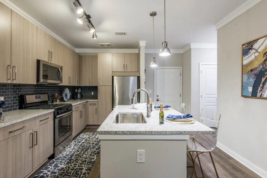 1455 Spring Road Se - Photo 3