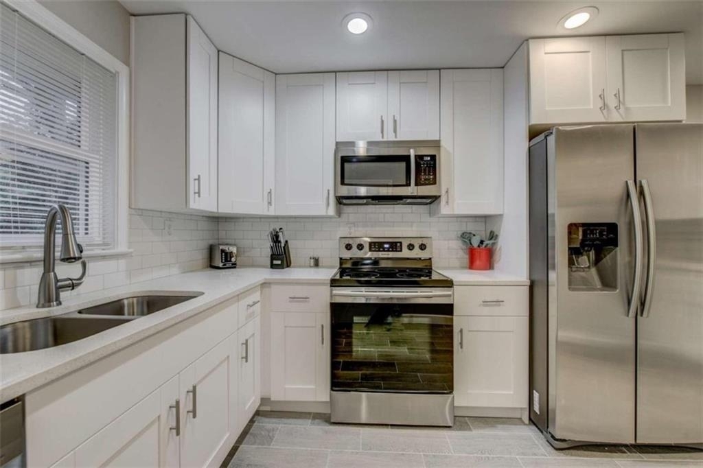 3041 Pasadena Drive - Photo 8