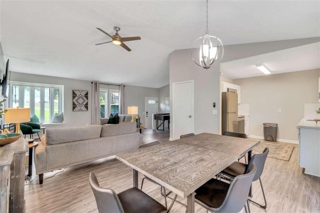 302 Hidden Court - Photo 2