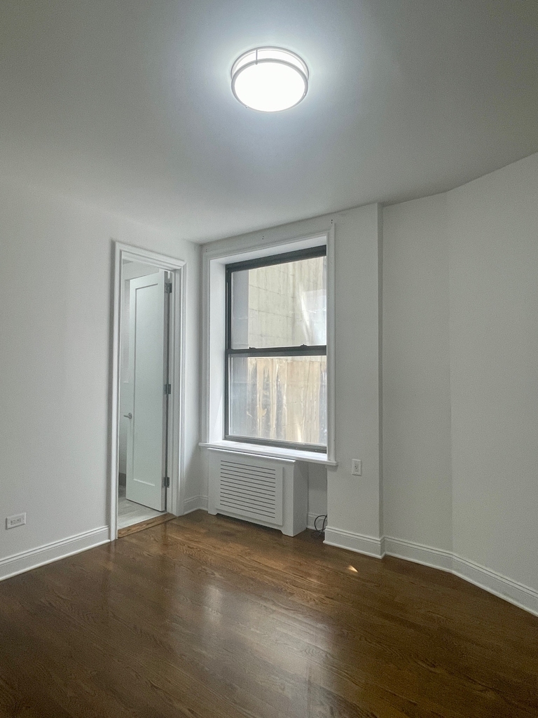 166 West 72nd Street, 3B - Photo 4