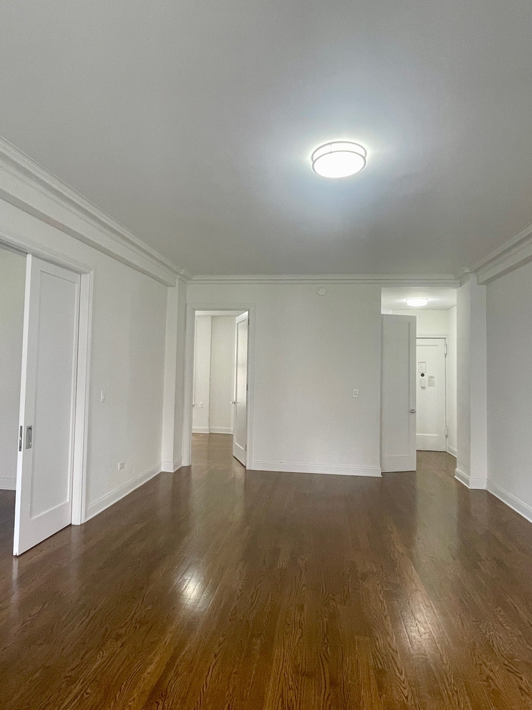 166 West 72nd Street, 3B - Photo 3